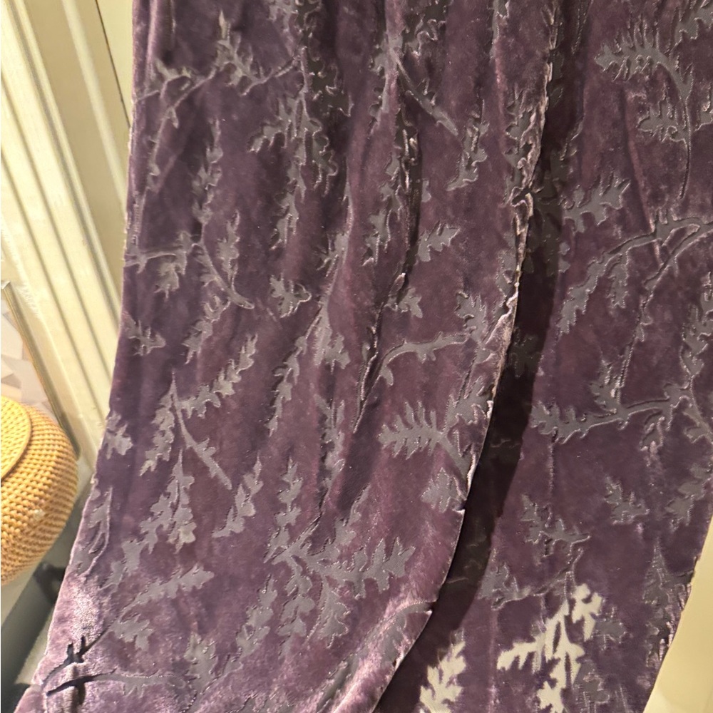Banana Republic Velvet Skirt - Picture 4 of 5